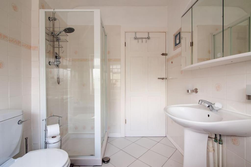 Comfortable Rooms Бирмингем Экстерьер фото
